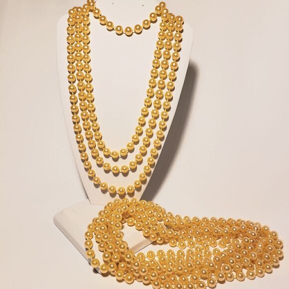 Orange beaded necklaces - Picture 2 of 3